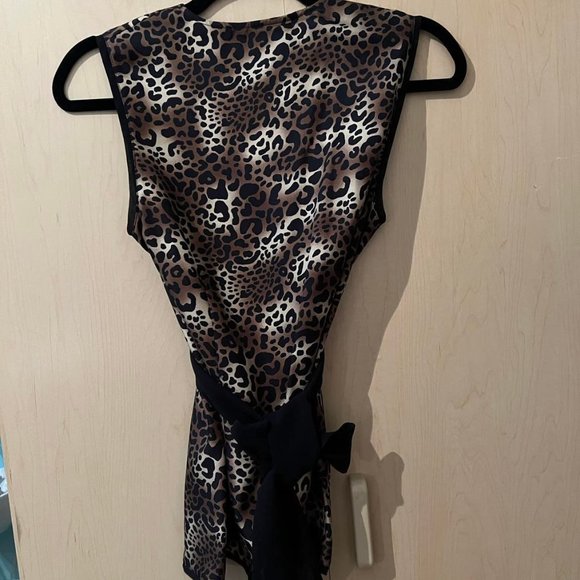 Leopard Print Back Tie BCBG Maxazria Top XS - Picture 5 of 5
